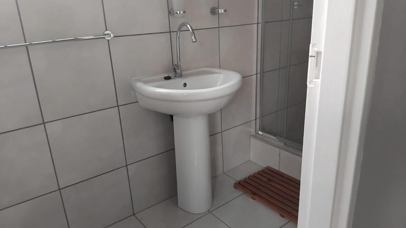 To Let 1 Bedroom Property for Rent in Mthatha Rural Eastern Cape